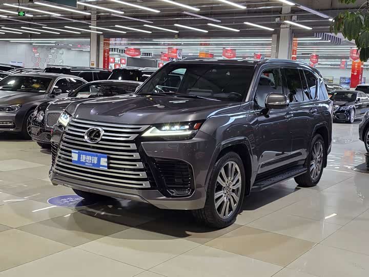 Lexus LX