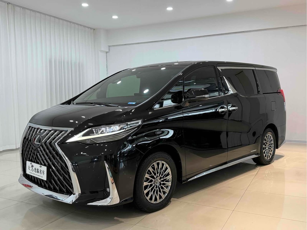 Lexus LM