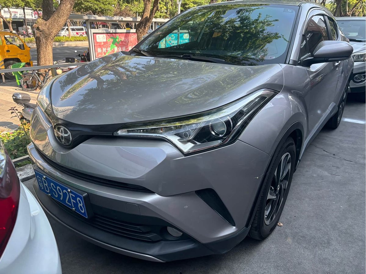 Toyota C-HR IZOA