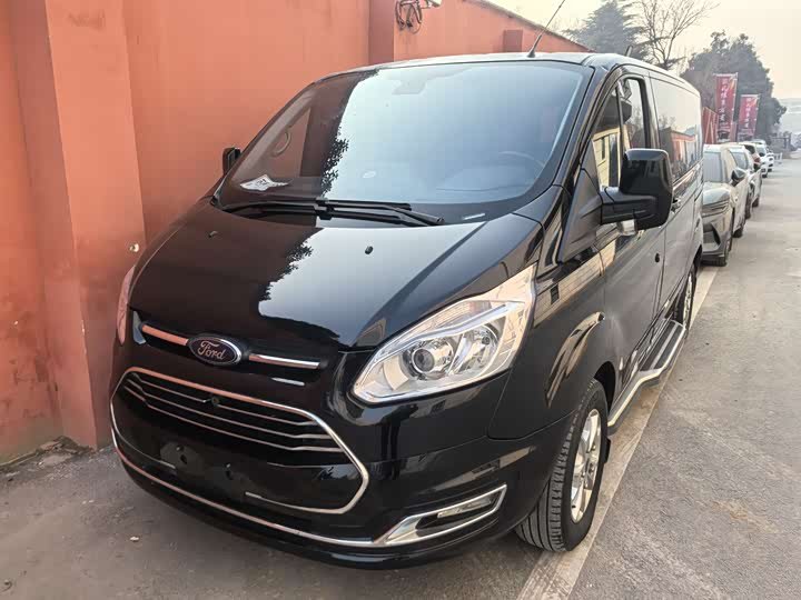 Ford Tourneo Custom