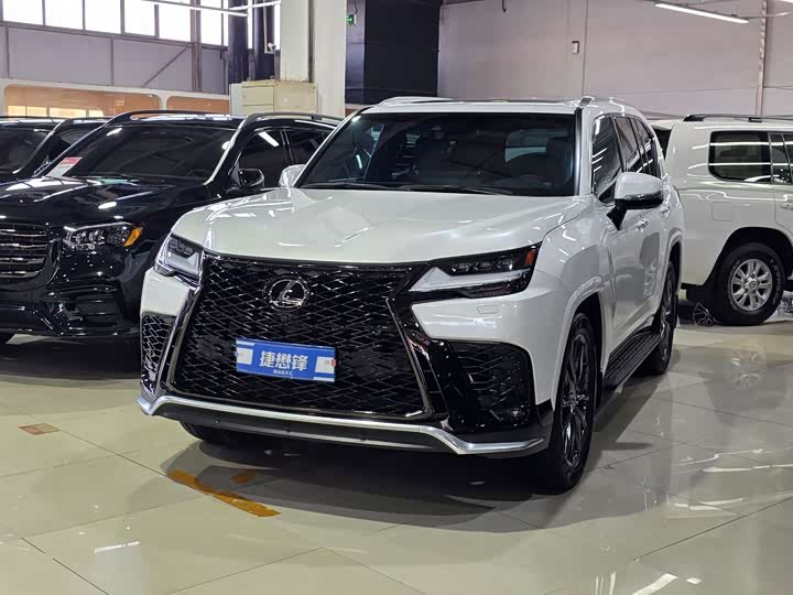Lexus LX