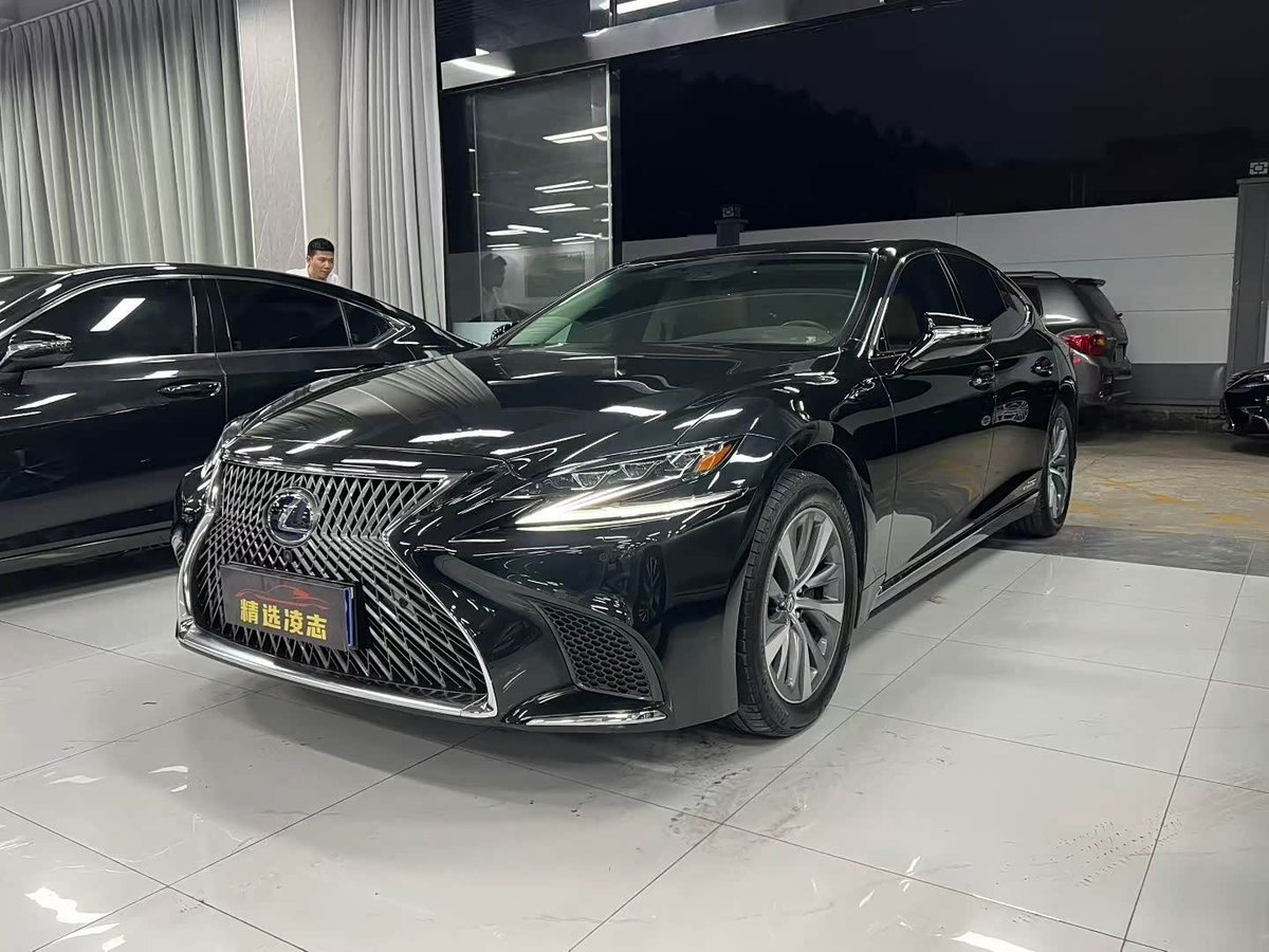 Lexus LS