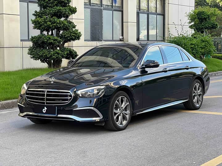 Mercedes-Benz E