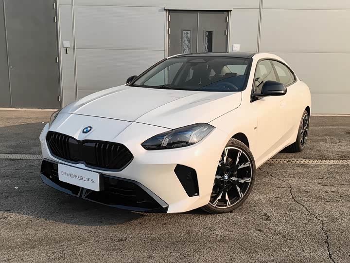 BMW 225L