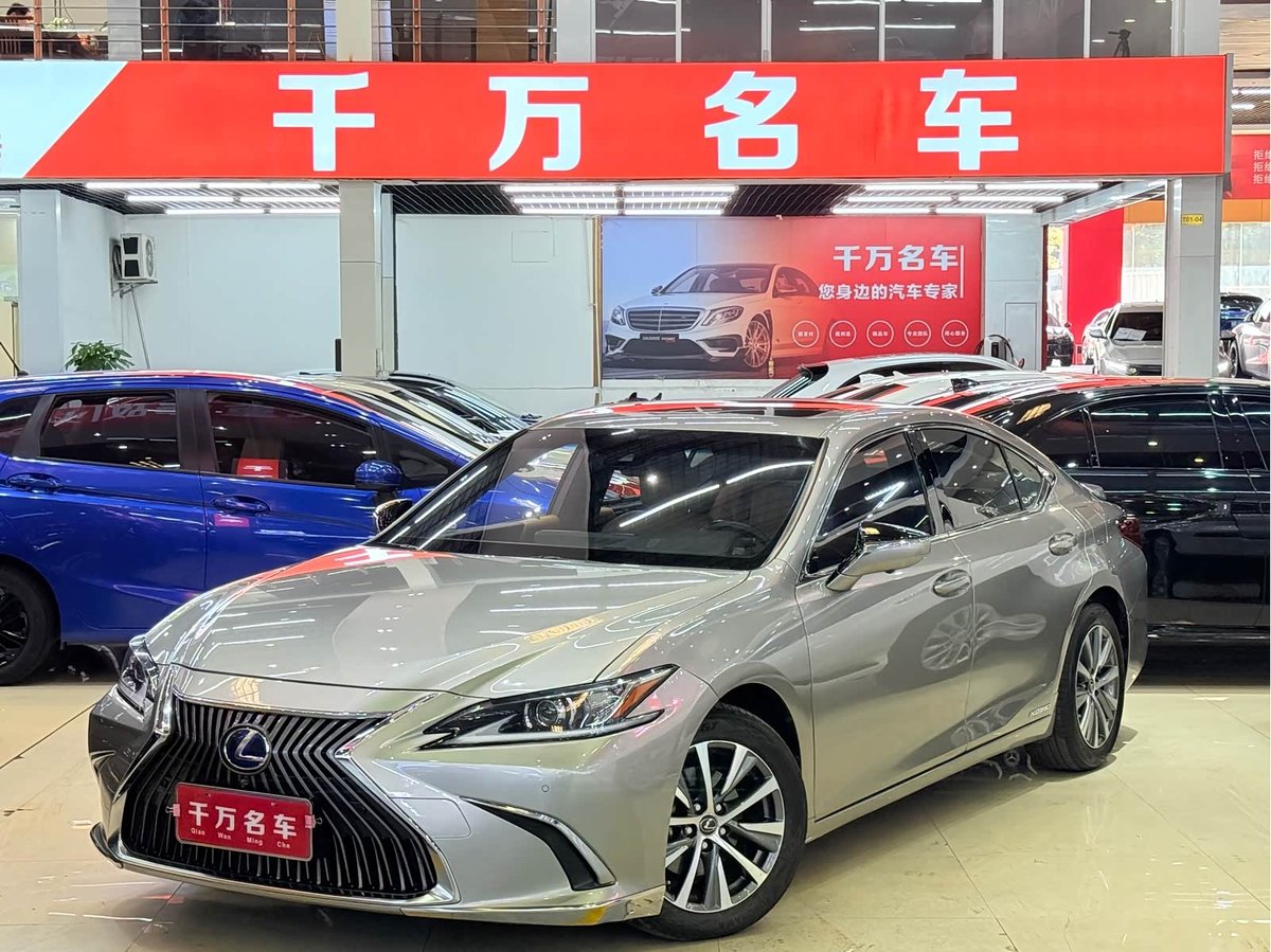 Lexus ES