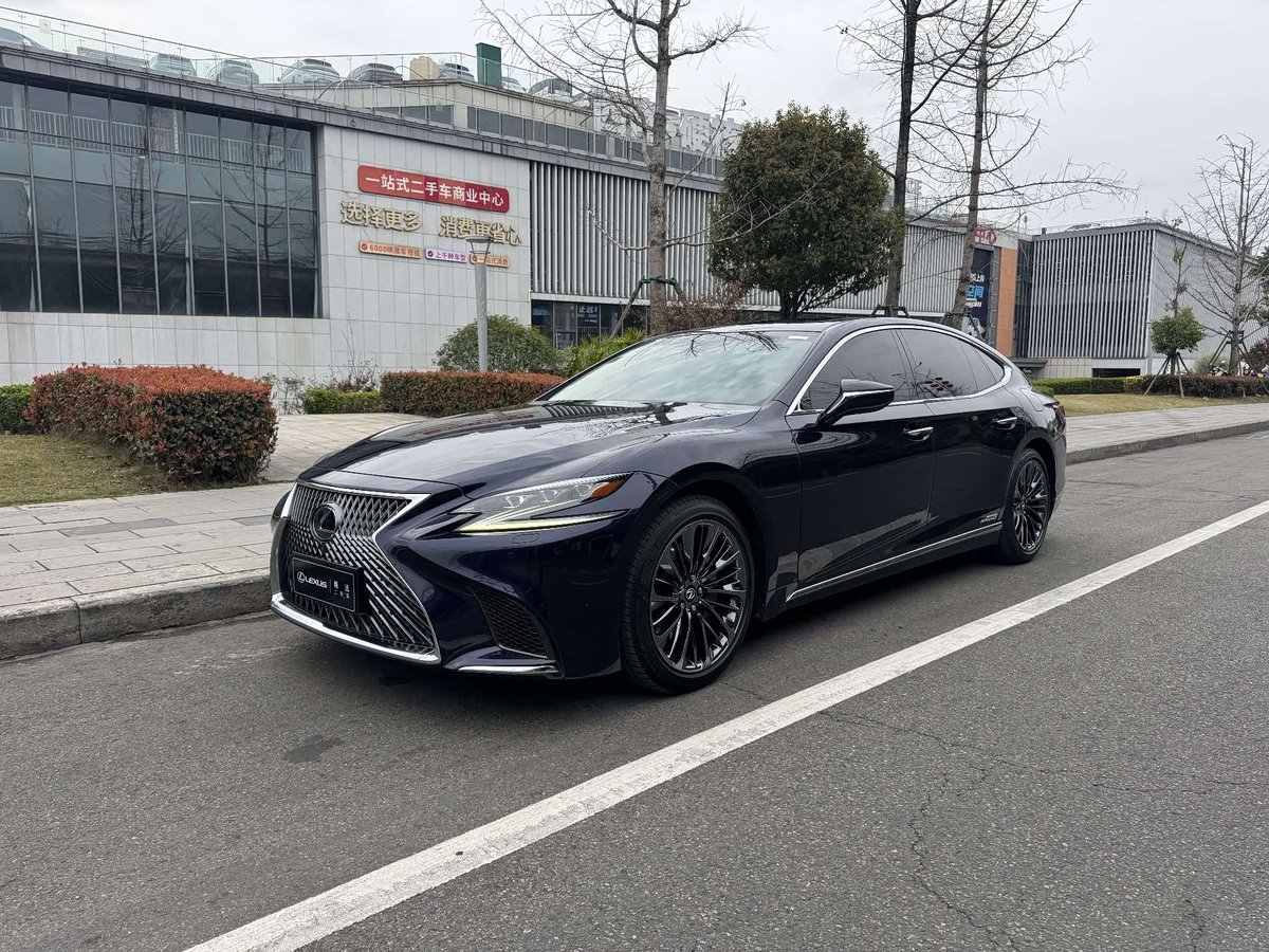 Lexus LS