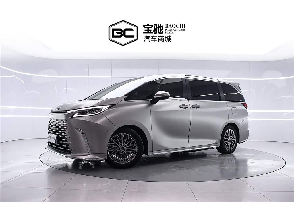 Lexus LM