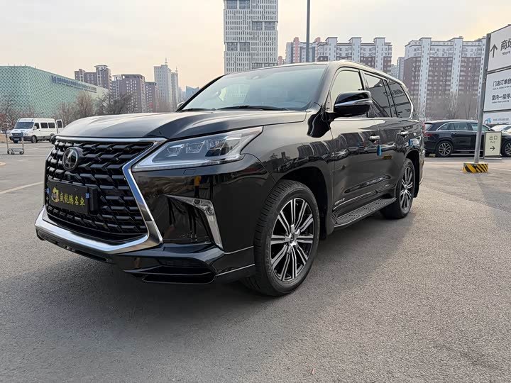 Lexus LX