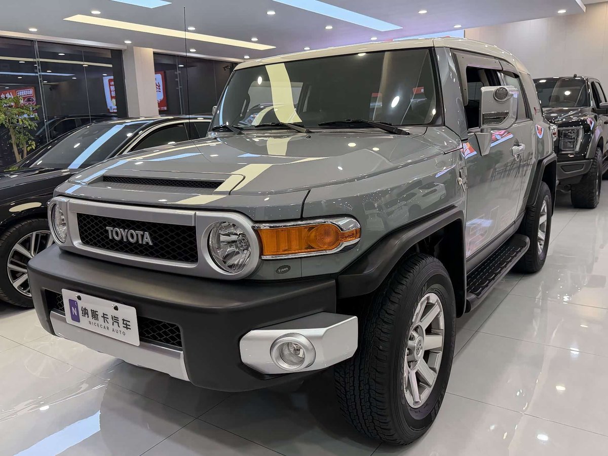 Toyota FJ