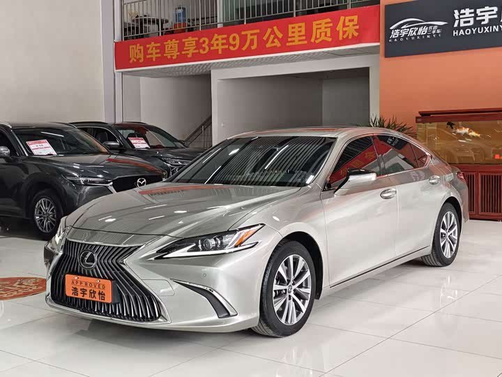 Lexus ES