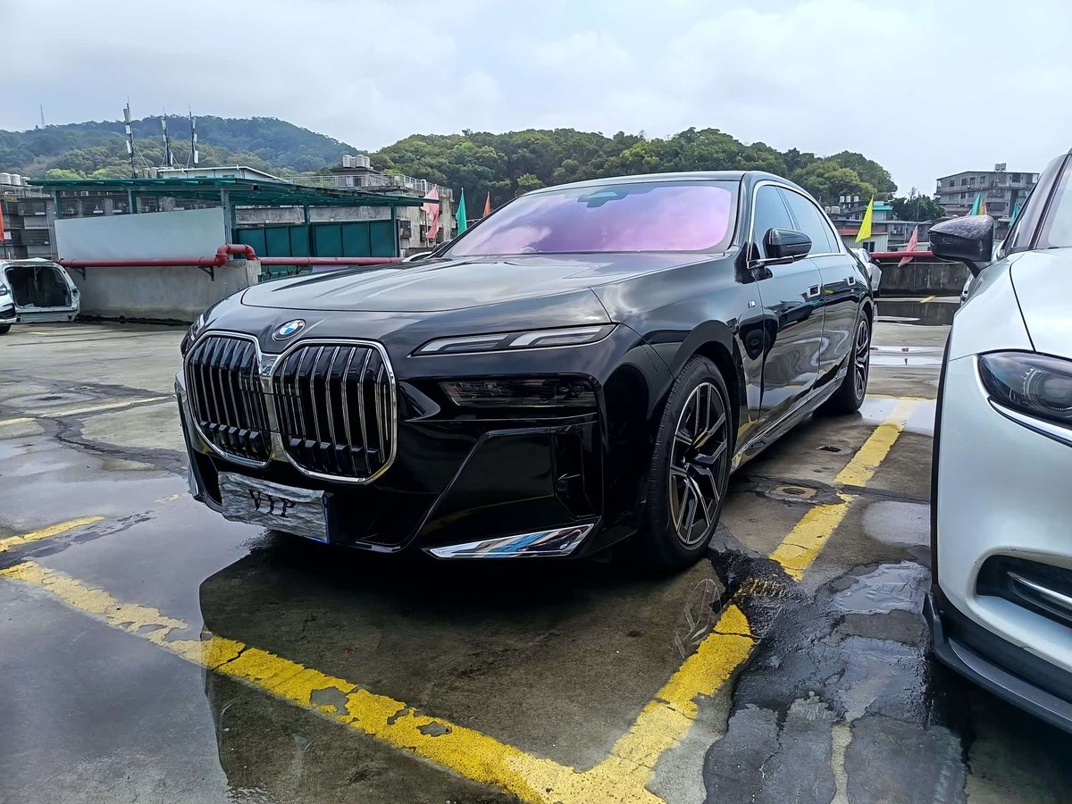 BMW 735Li
