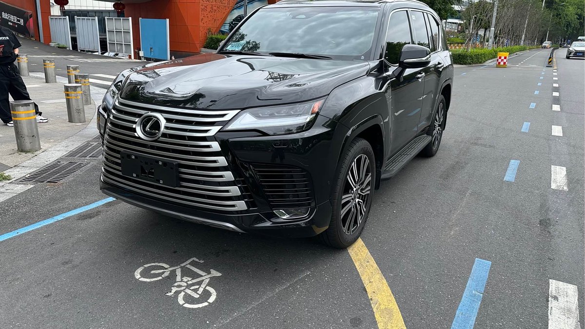 Lexus LX