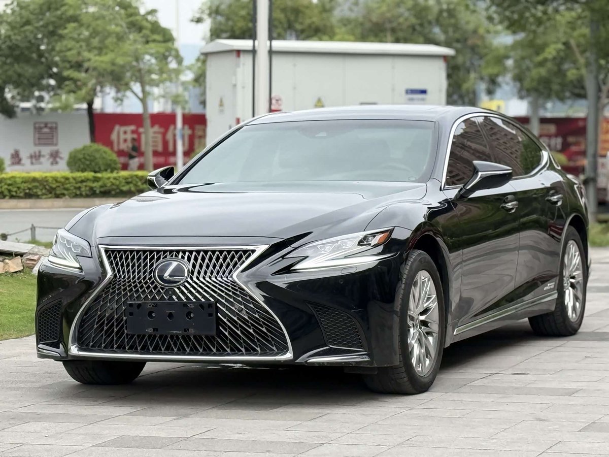 Lexus LS
