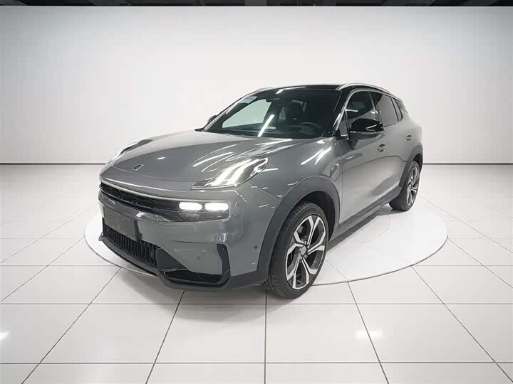 Lynk & Co 06