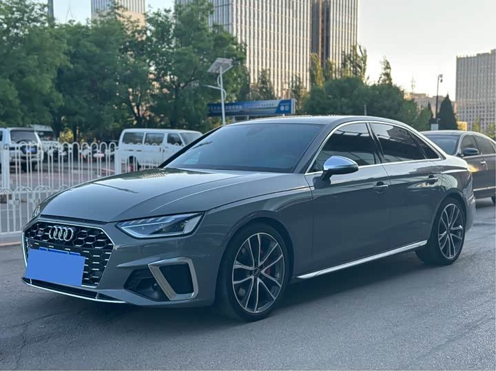 Audi S4