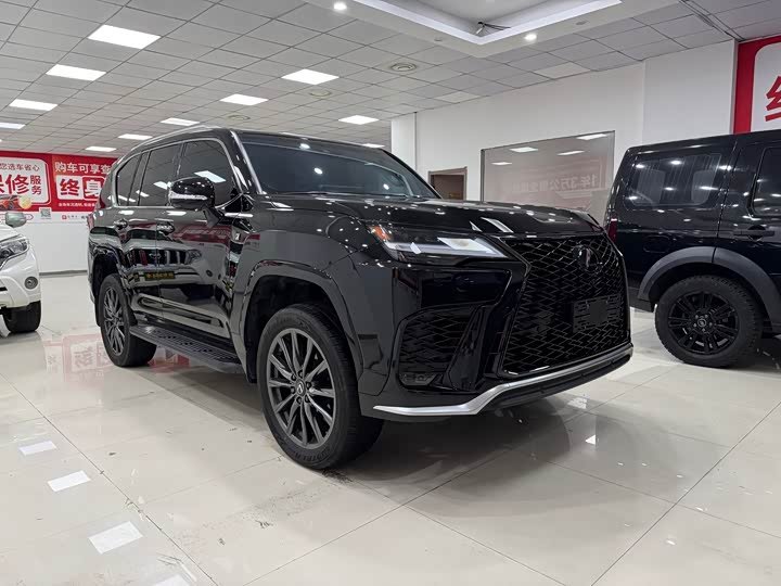 Lexus LX