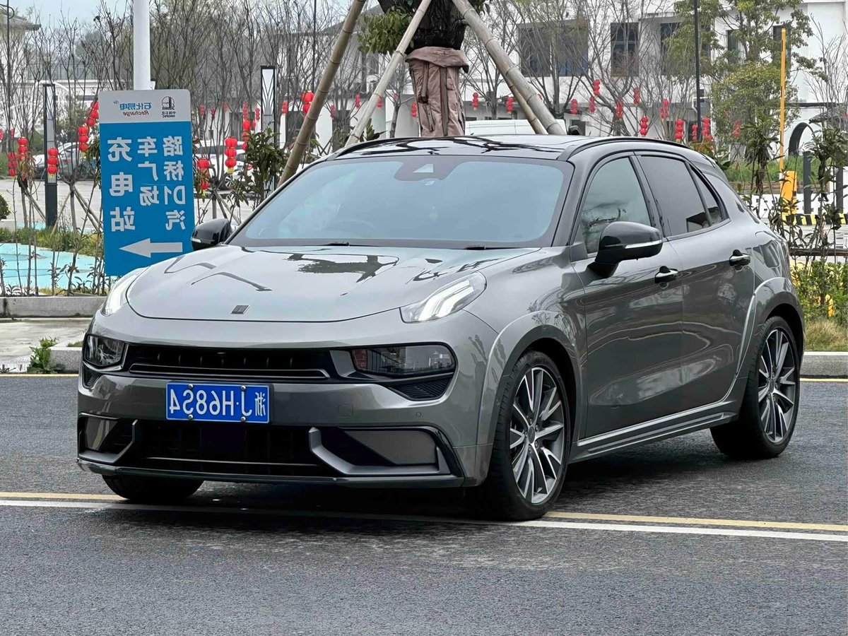 Lynk & Co 02