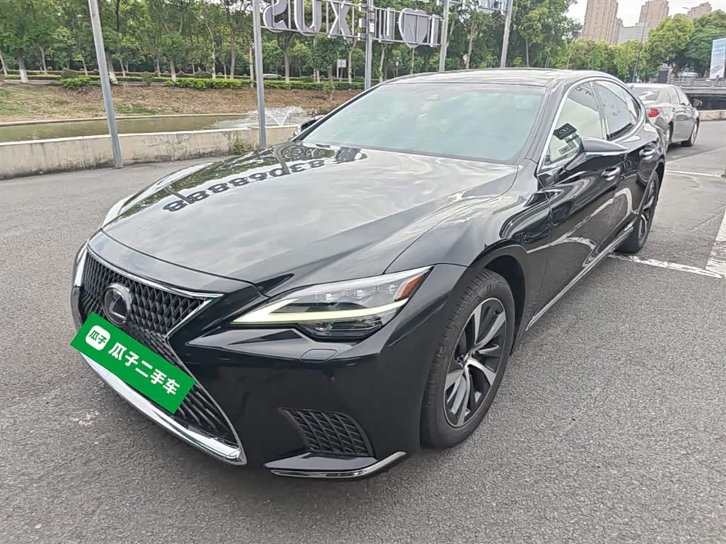 Lexus LS