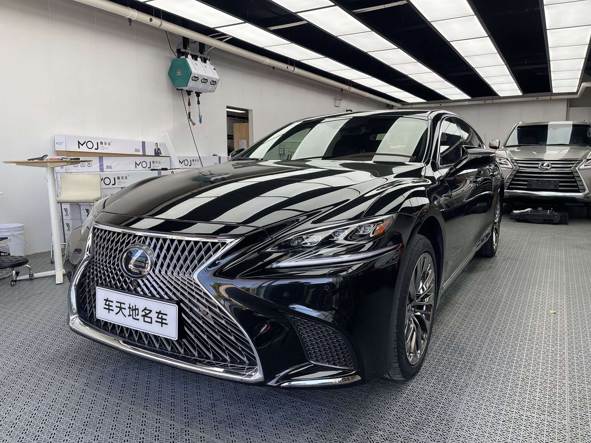 Lexus LS