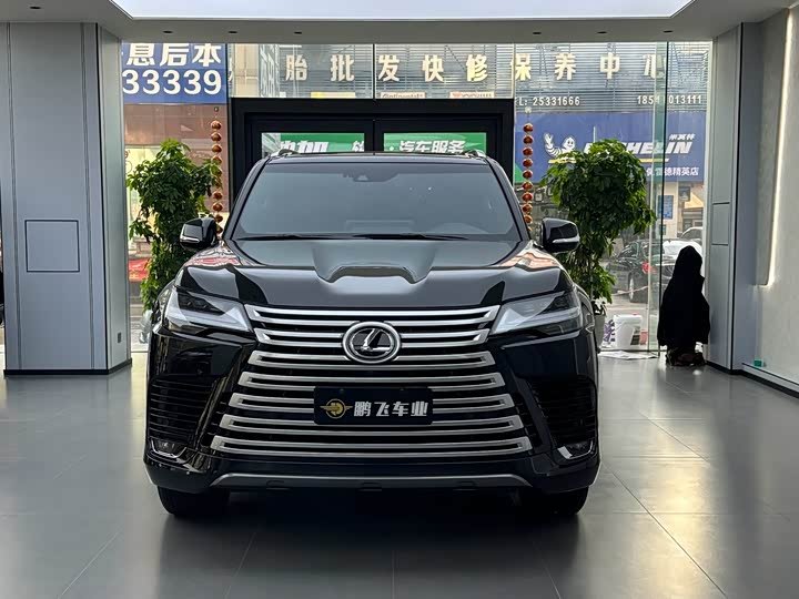Lexus LX