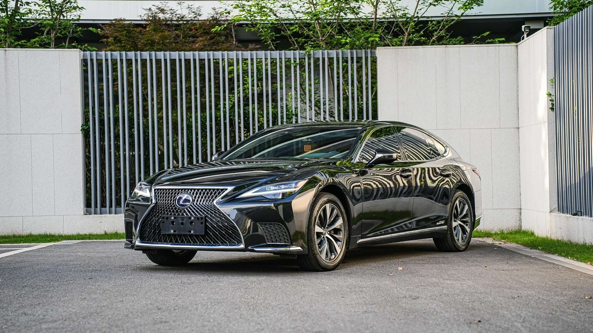 Lexus LS