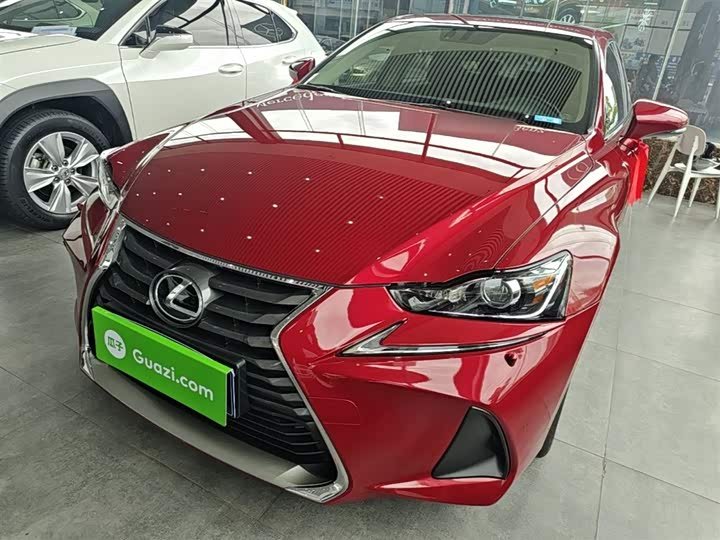 Lexus IS