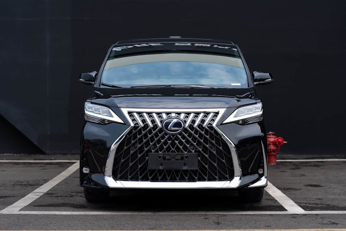 Lexus LM