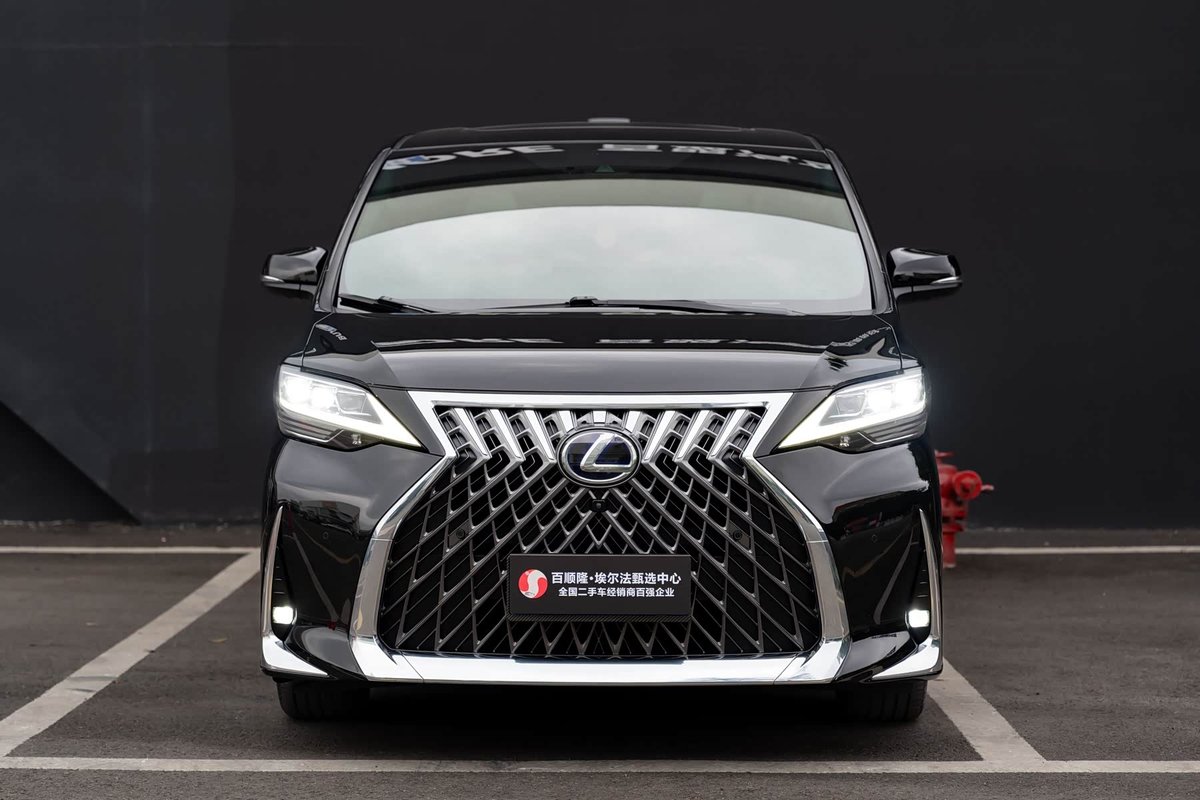 Lexus LM