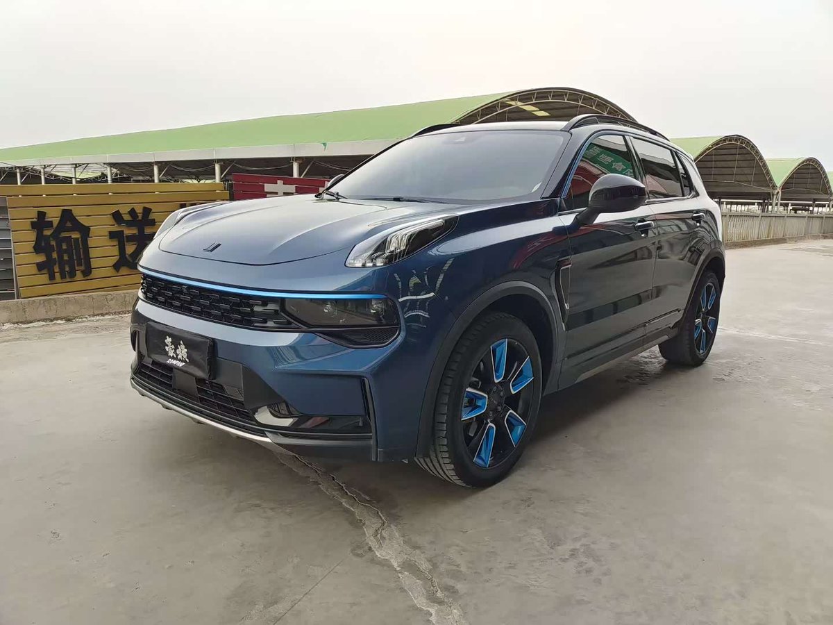 Lynk & Co 01