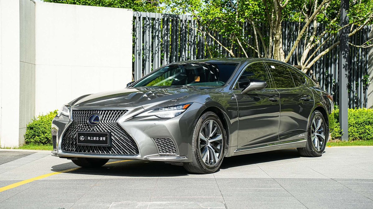Lexus LS
