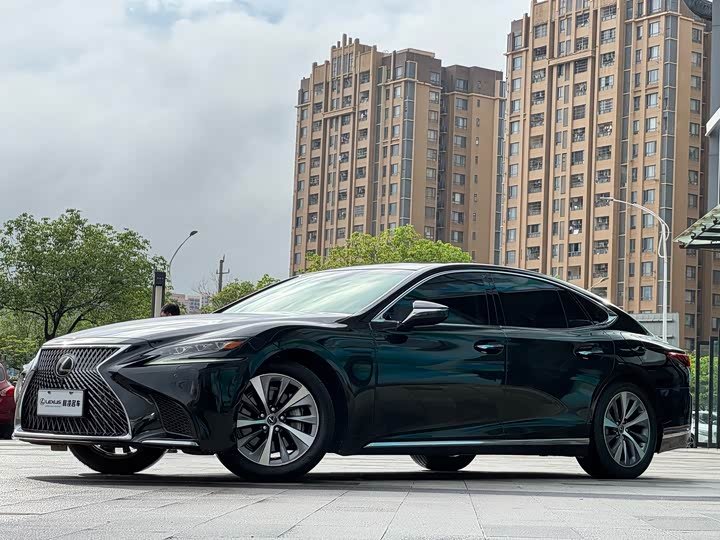 Lexus LS