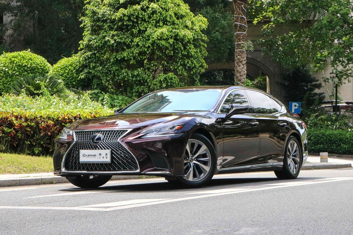 Lexus LS