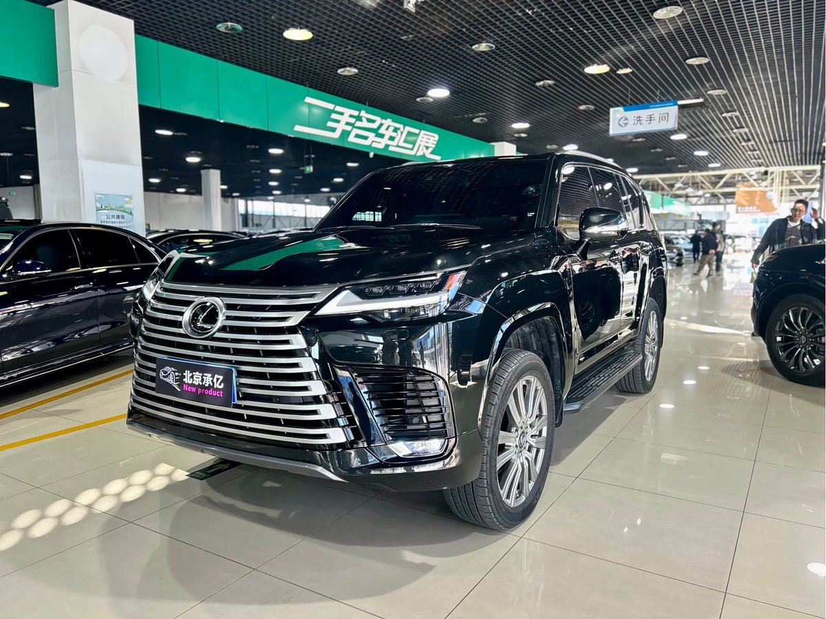 Lexus LX