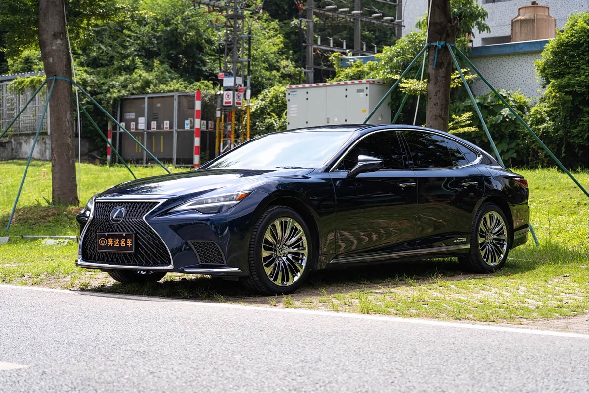 Lexus LS