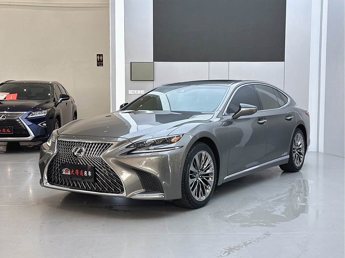 Lexus LS