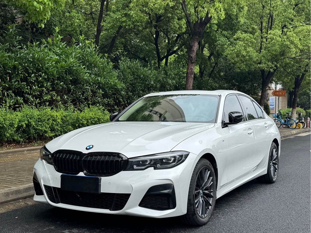 BMW 330i