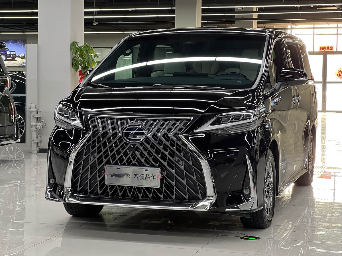 Lexus LM