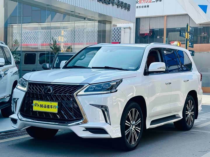 Lexus LX
