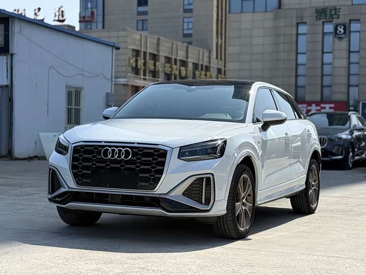Audi Q2L