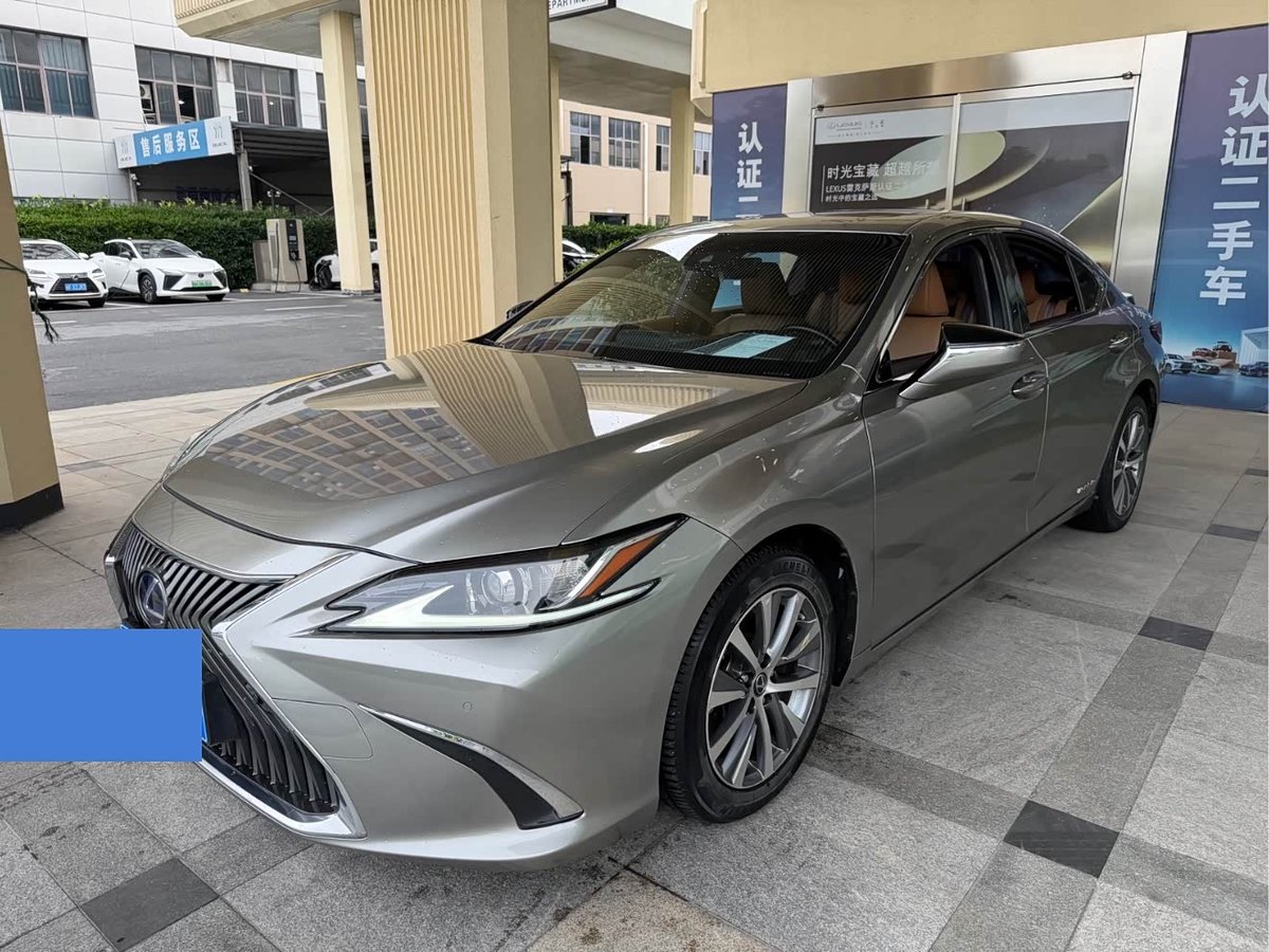 Lexus ES