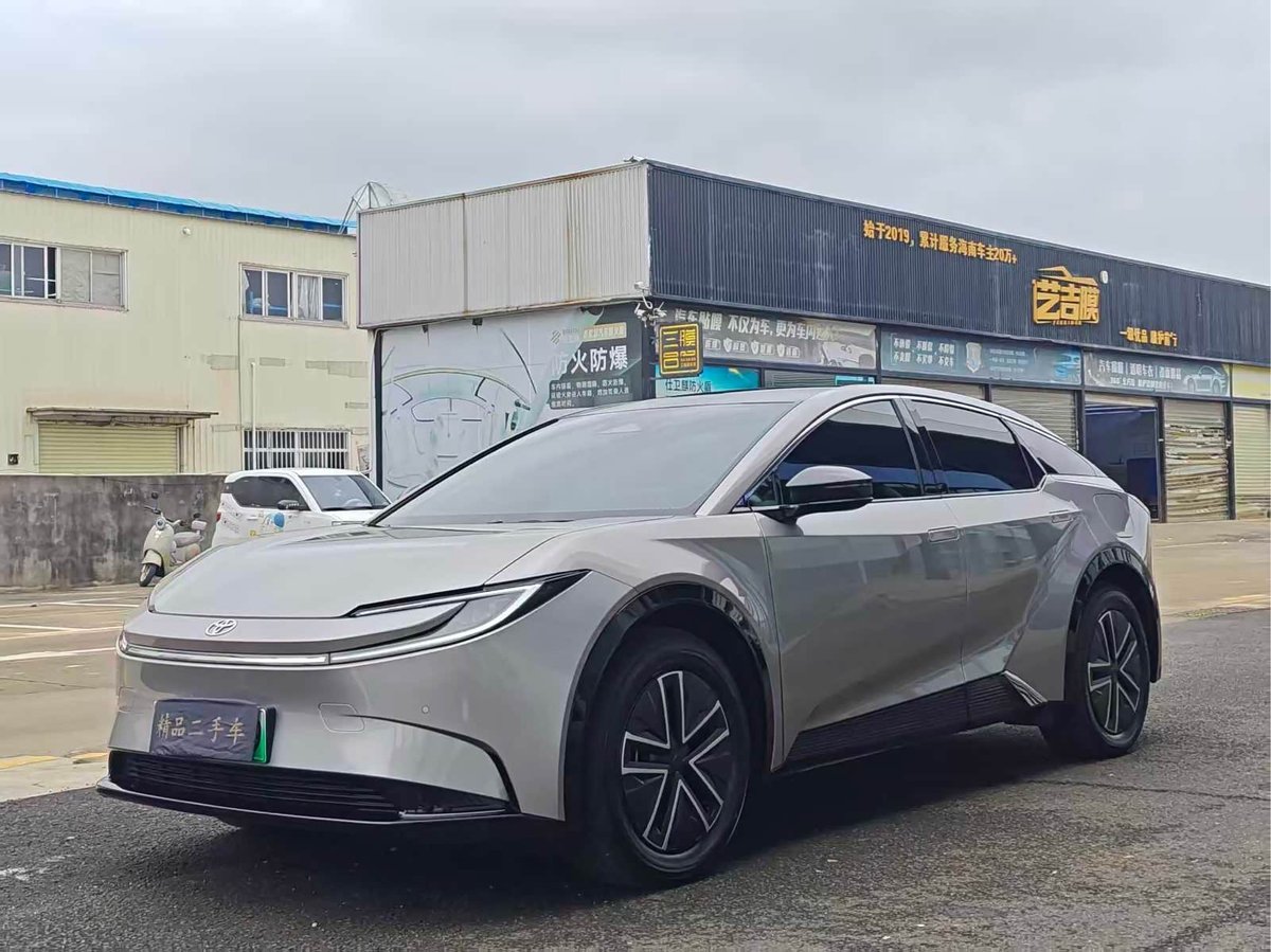 Toyota bZ5