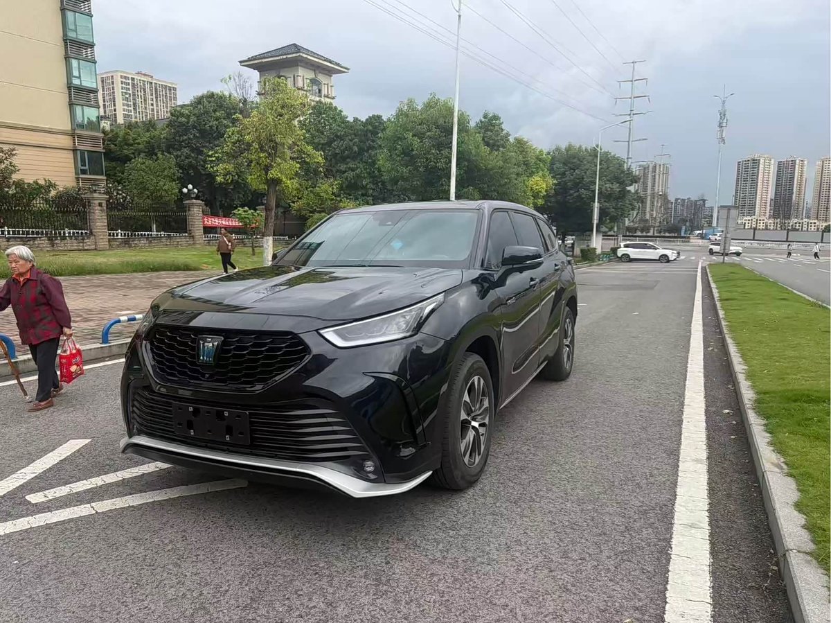 Toyota Crown Land Cruiser
