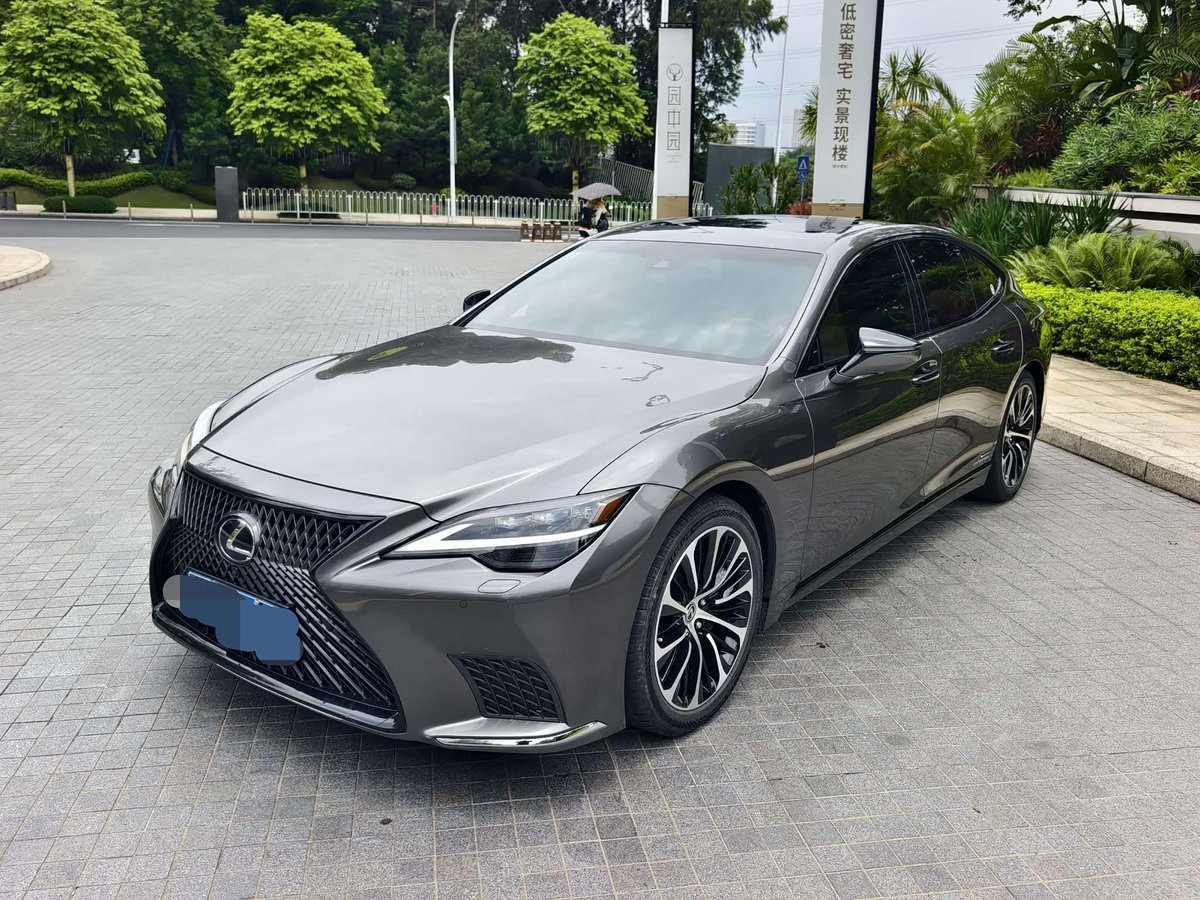Lexus LS