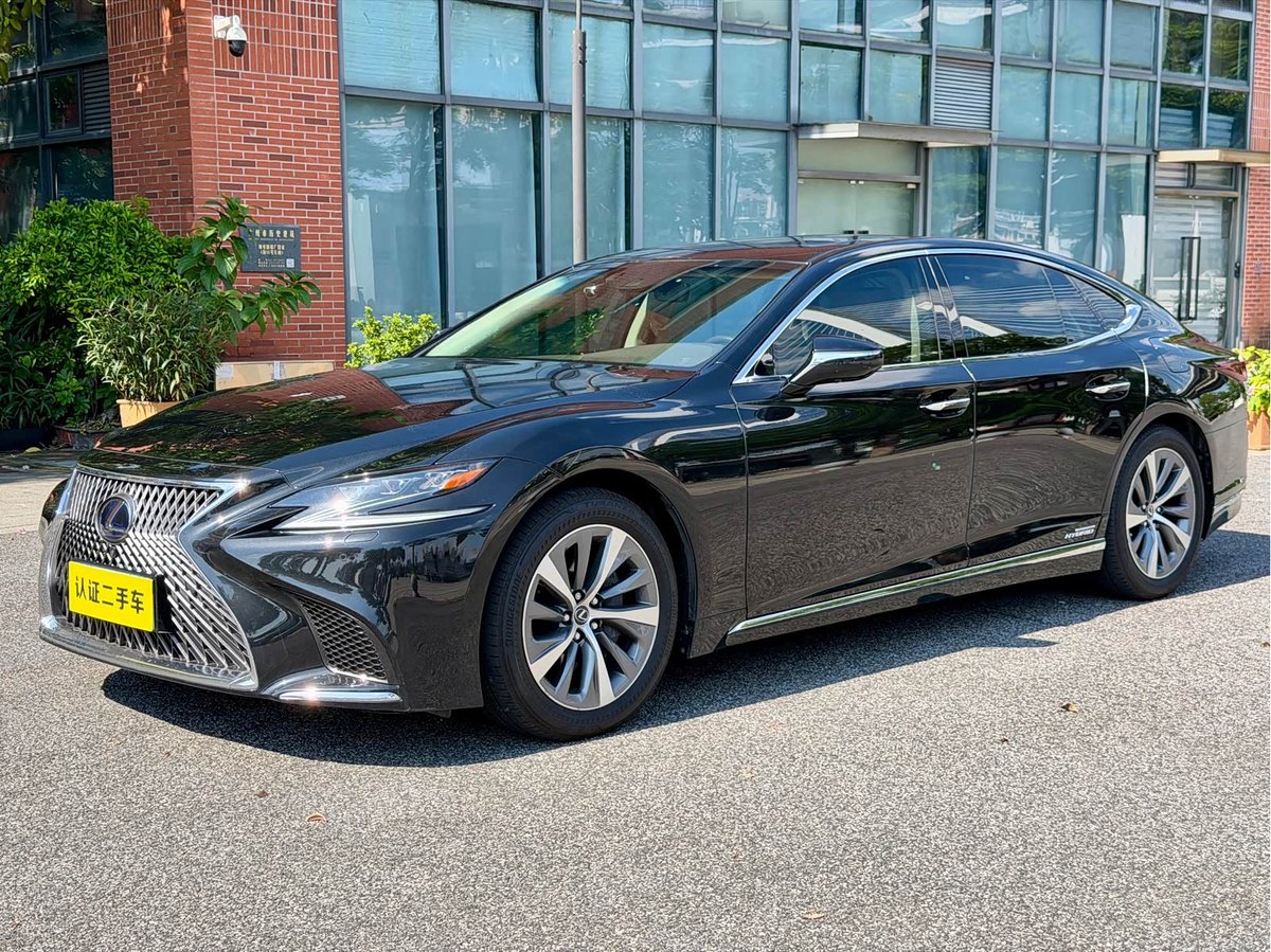 Lexus LS