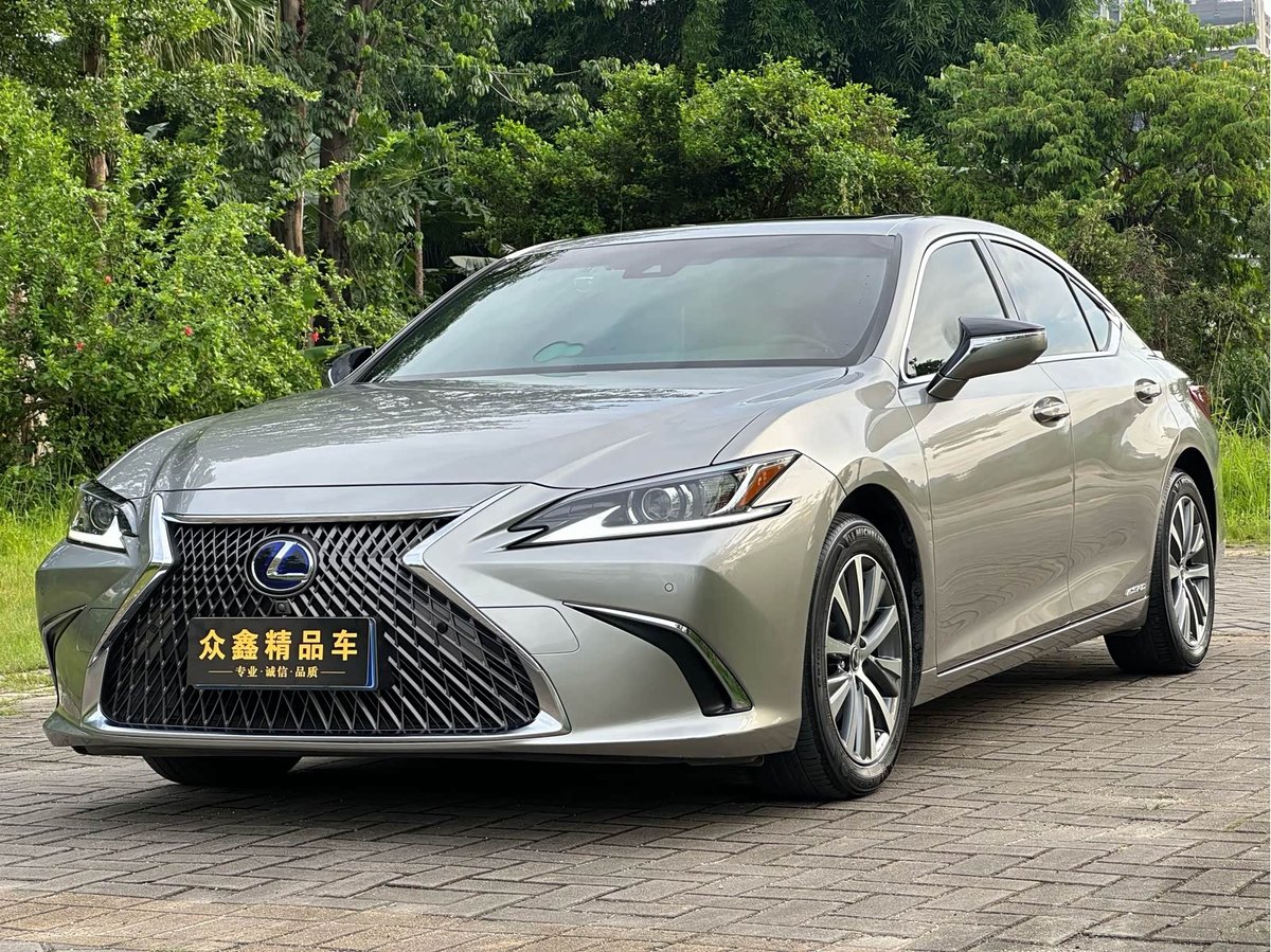 Lexus ES
