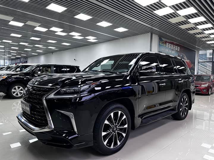 Lexus LX