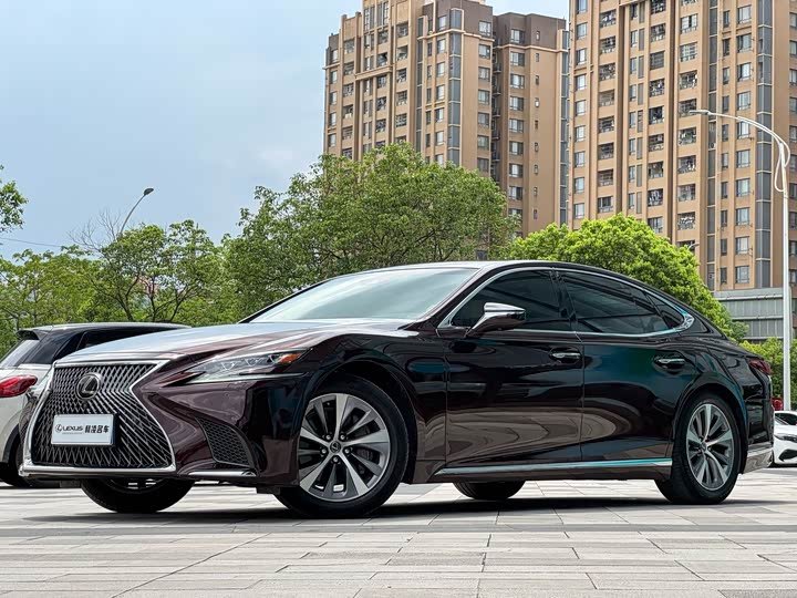 Lexus LS