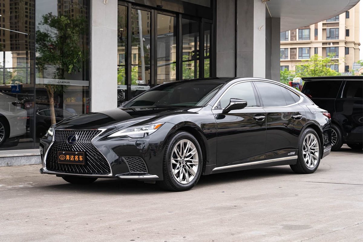 Lexus LS