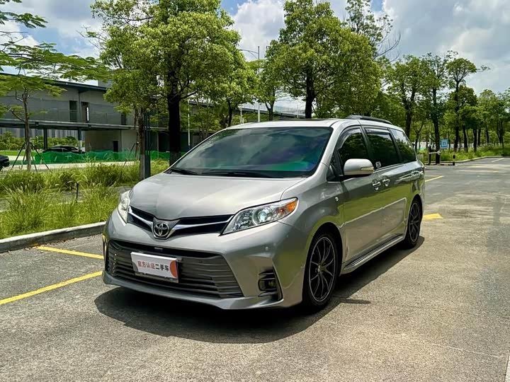 Toyota SIENNA