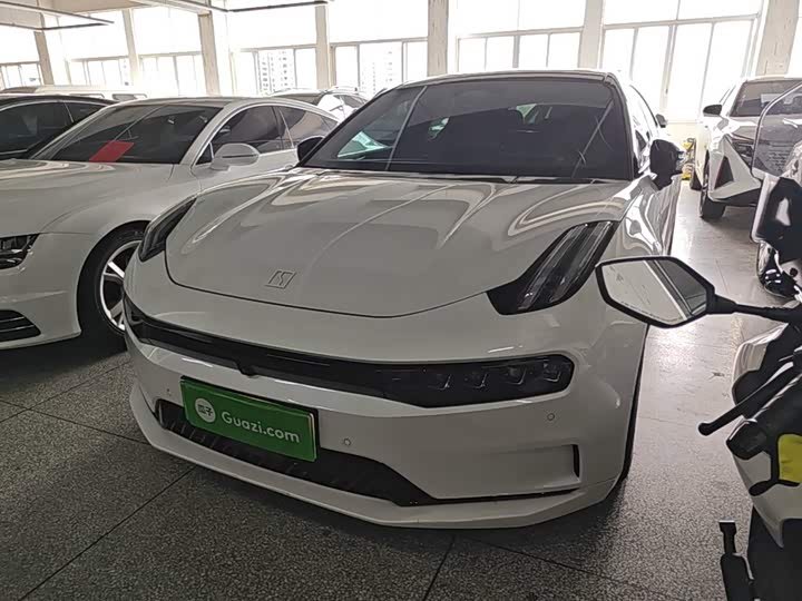 Zeekr 001